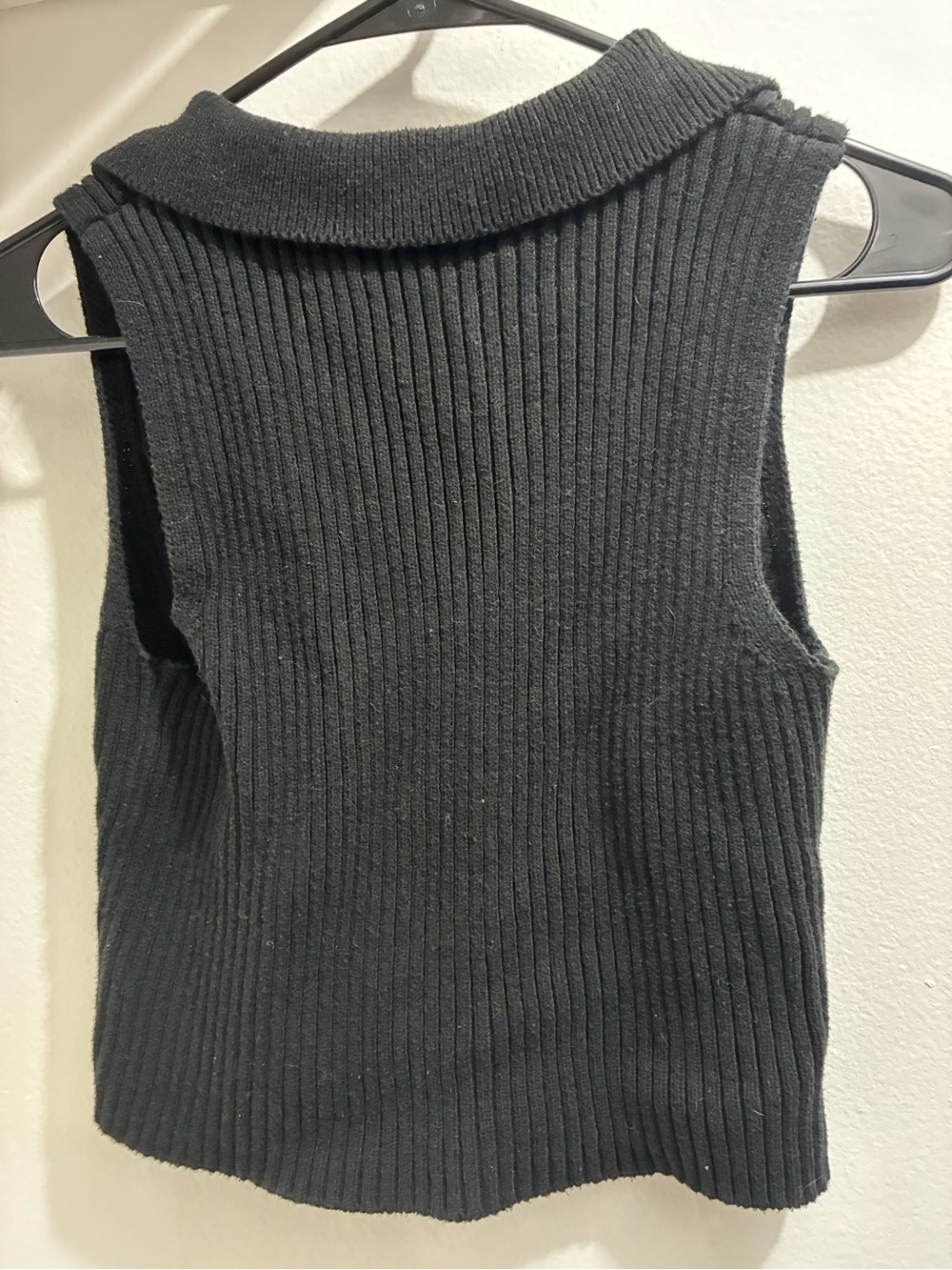 Black Ribbed Button-Neck Tank - Picture 2 of 4